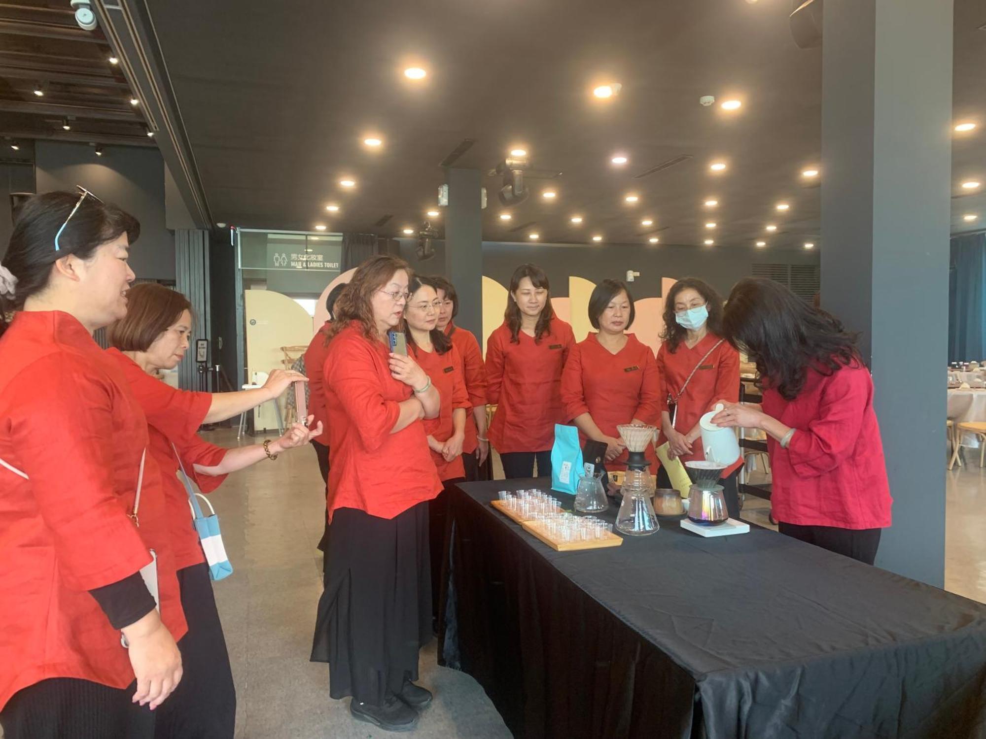 Qun Feng Hotel Fenchihu Luaran gambar